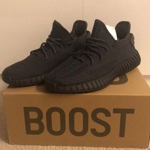 ❌❌SOLD❌❌ Yeezy Boost 350 V2 ‘Black Non-Reflective’